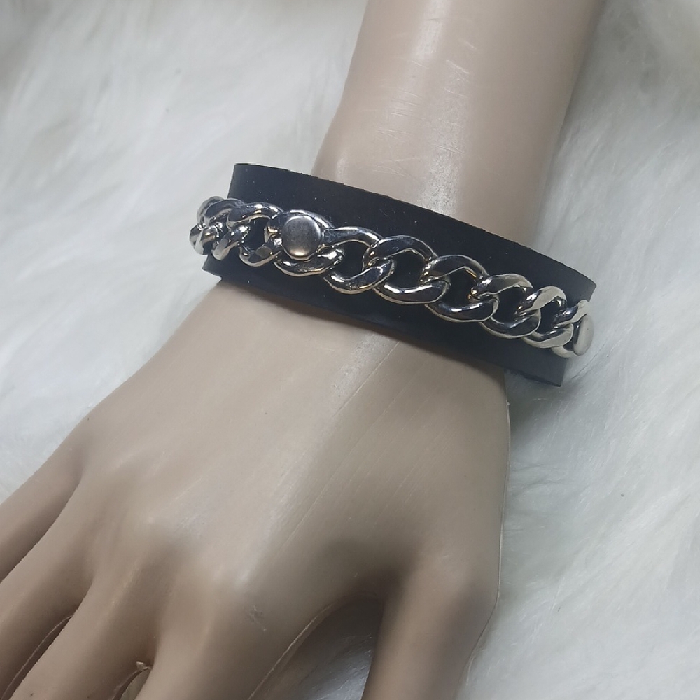 Paparazzi Black Leather Bracelet with Silver Chain Urban Rock